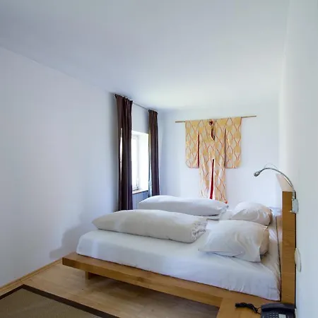 ホテル Schloss Heinsheim 4*
