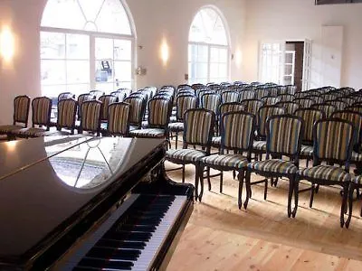 Schloss Heinsheim ホテル 4*