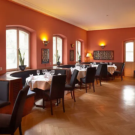 ホテル Schloss Heinsheim 4*